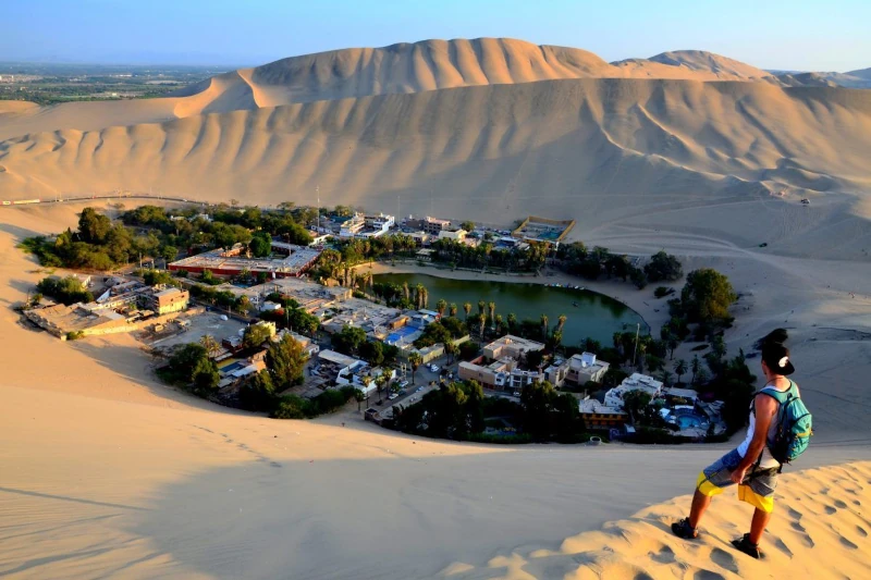 Huacachina Sandboarding