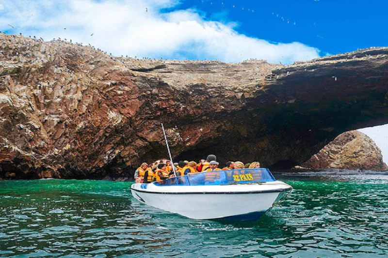 Huacachina Sandboarding