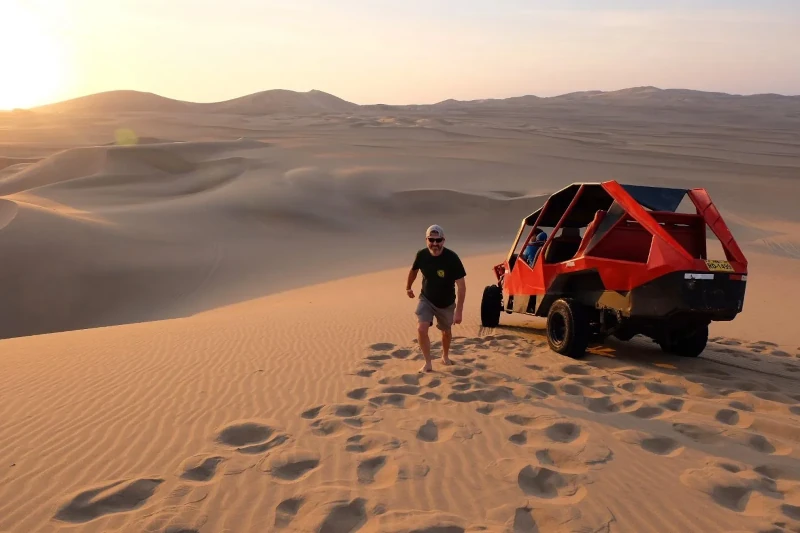 Huacachina Sandboarding